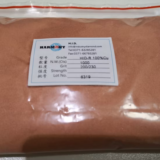 Poudre de brucite micronique enduite de silane